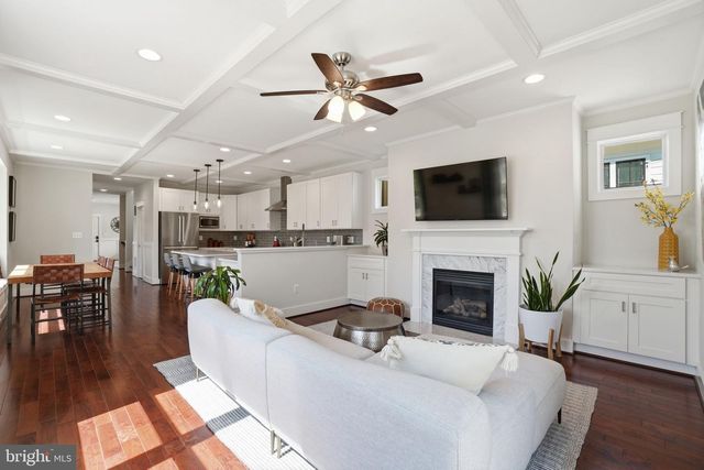 401 N EDGEWOOD ST, Arlington, VA 22201