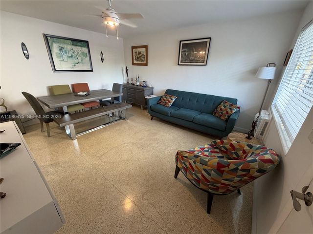 3055 SW 1st Ave 201, Miami, FL 33129