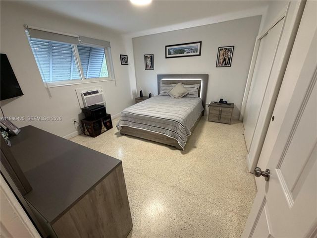 3055 SW 1st Ave 201, Miami, FL 33129