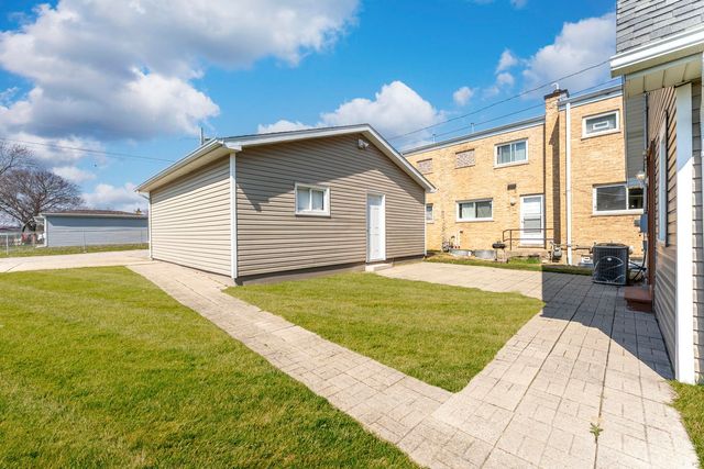 1448 Hervey Avenue, North Chicago, IL 60064