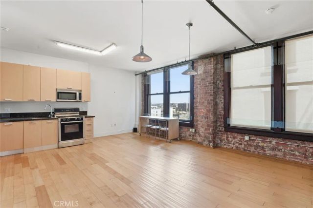 460 S Spring 1008, Los Angeles, CA 90013