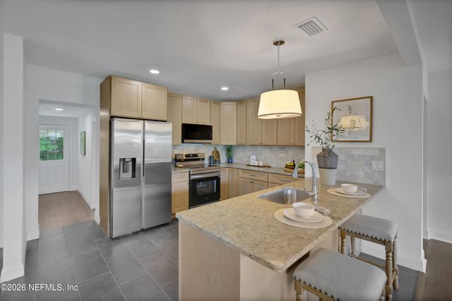 5541 MILMAR Drive N, Jacksonville, FL 32207