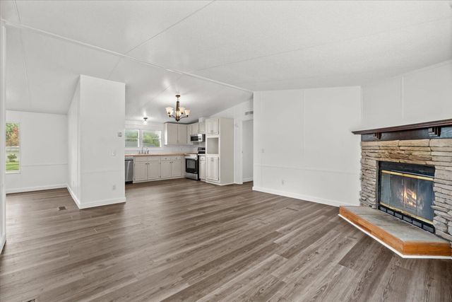 211 Patricia Avenue, Chatsworth, GA 30705