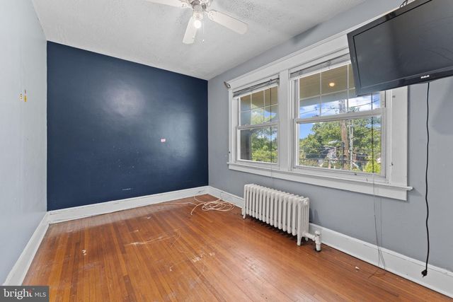 2405 RHODE ISLAND AVE NE, Washington, DC 20018