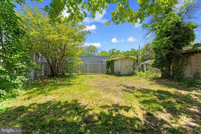 2405 RHODE ISLAND AVE NE, Washington, DC 20018