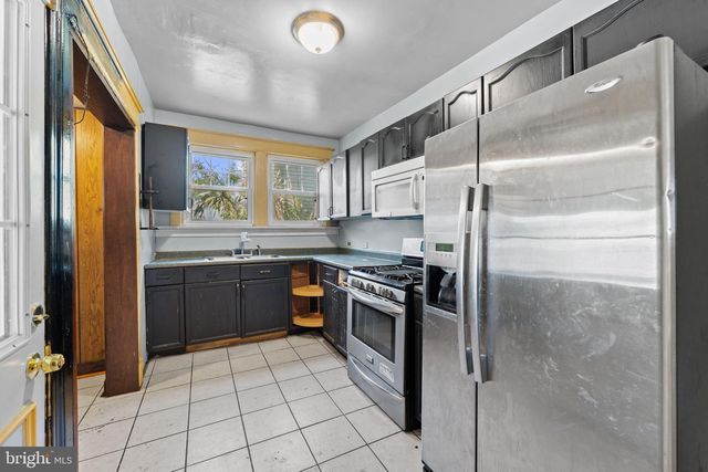 2405 RHODE ISLAND AVE NE, Washington, DC 20018