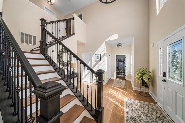 8047 Maureen Dr, Cranberry Twp, PA 16066