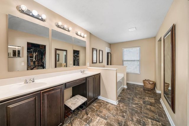 8047 Maureen Dr, Cranberry Twp, PA 16066