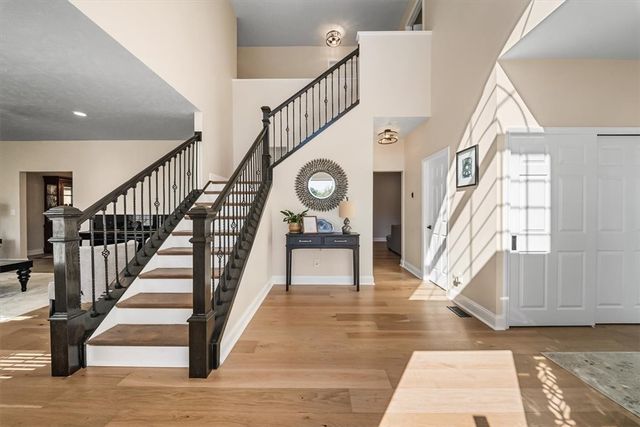 8047 Maureen Dr, Cranberry Twp, PA 16066