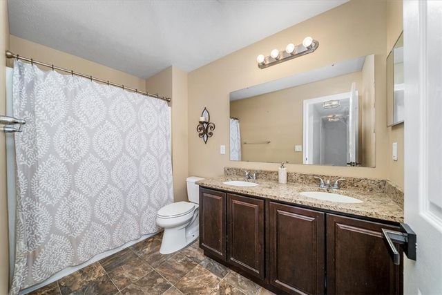 8047 Maureen Dr, Cranberry Twp, PA 16066