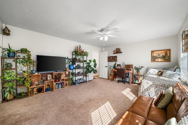 8047 Maureen Dr, Cranberry Twp, PA 16066