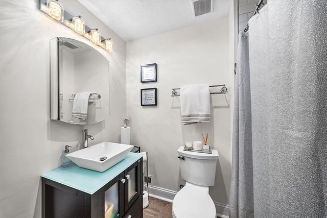 8047 Maureen Dr, Cranberry Twp, PA 16066