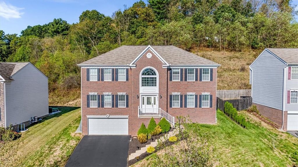 8047 Maureen Dr, Cranberry Twp, PA 16066