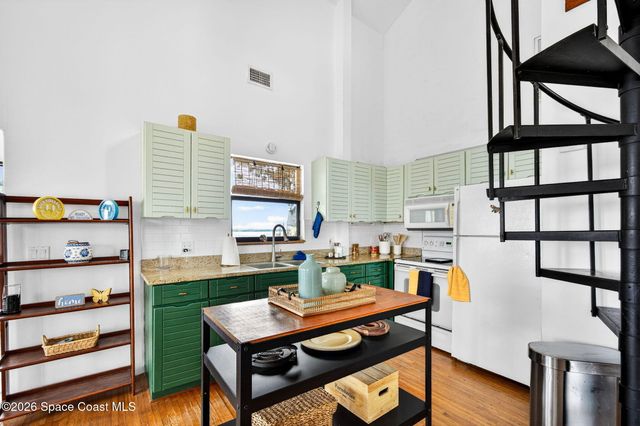 51 Vip Island B, Grant, FL 32949