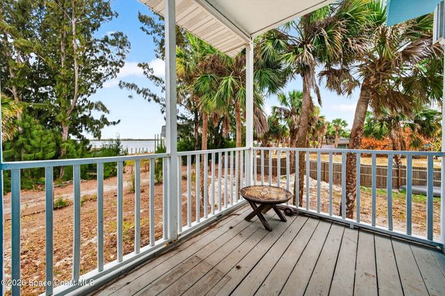 51 Vip Island B, Grant, FL 32949