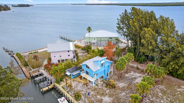 51 Vip Island B, Grant, FL 32949