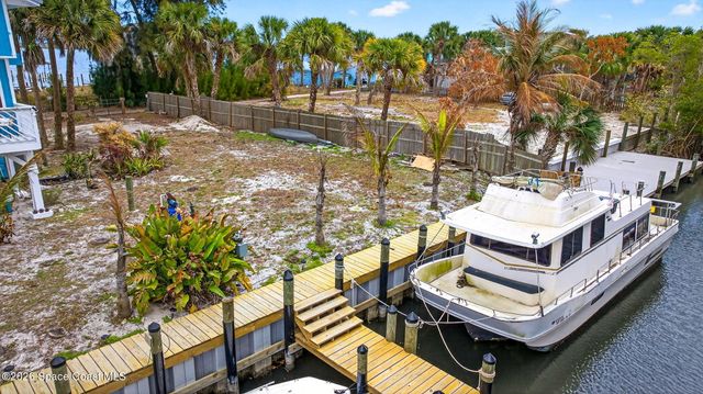 51 Vip Island B, Grant, FL 32949