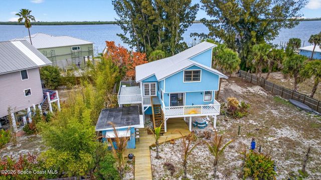51 Vip Island B, Grant, FL 32949