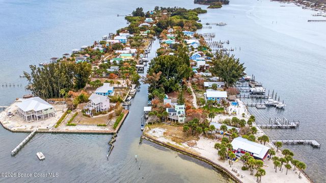 51 Vip Island B, Grant, FL 32949