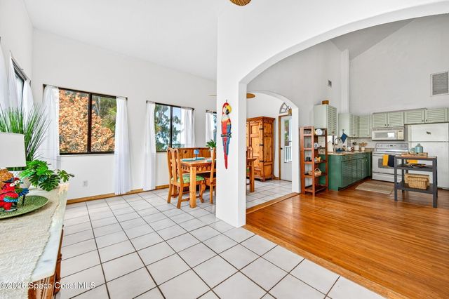 51 Vip Island B, Grant, FL 32949