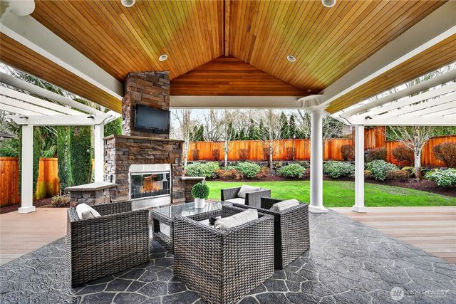 202 259th Avenue NE, Sammamish, WA 98074