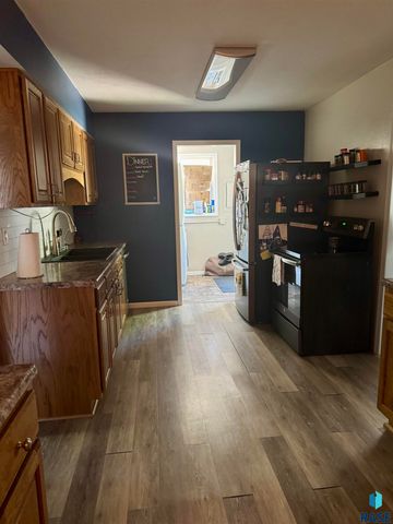 514 N Chicago Ave N Avenue N, Madison, SD 57042