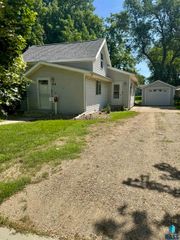 514 N Chicago Ave N Avenue N, Madison, SD 57042