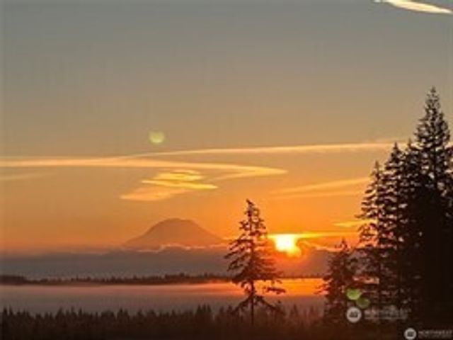381 E Benson Ridge Road, Grapeview, WA 98546