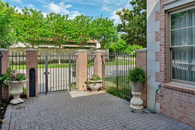 4733 Harley Avenue, Fort Worth, TX 76107