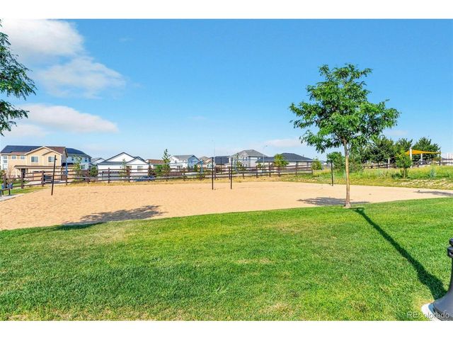 277 S Scottsburg Ct, Aurora, CO 80018