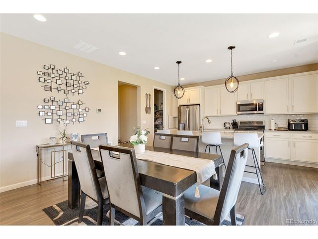 277 S Scottsburg Ct, Aurora, CO 80018