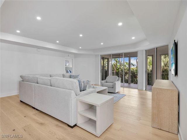 583 Audubon BLVD C201, Naples, FL 34110