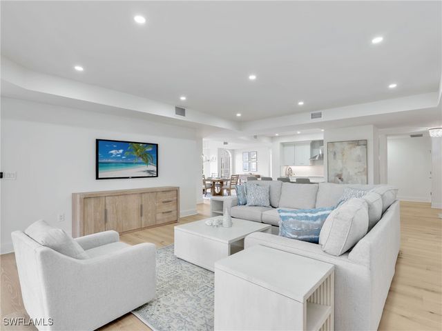 583 Audubon BLVD C201, Naples, FL 34110