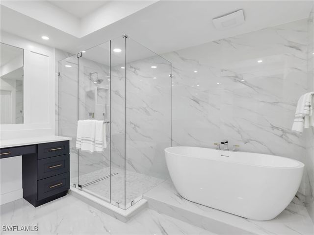 583 Audubon BLVD C201, Naples, FL 34110