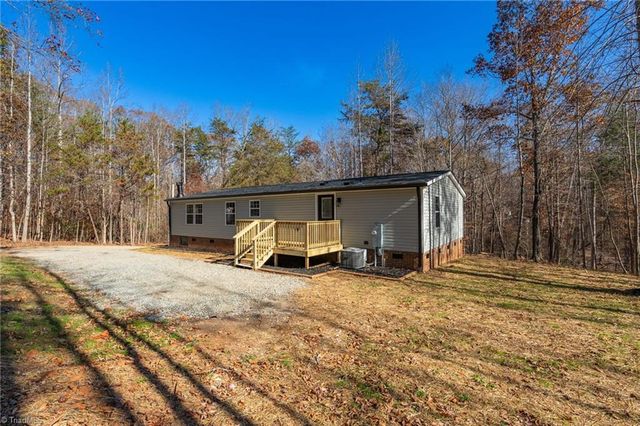 3227 E Calloway Drive, Mebane, NC 27302