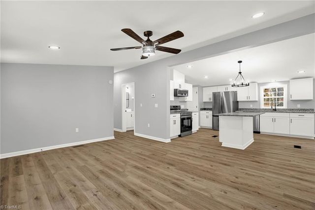 3227 E Calloway Drive, Mebane, NC 27302