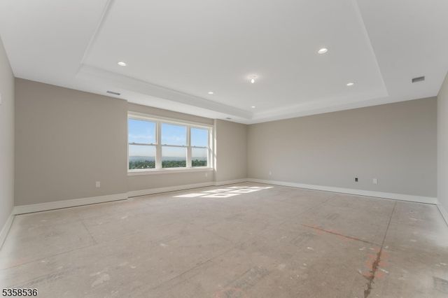 4 Spring Ct, Lopatcong Twp., NJ 08865