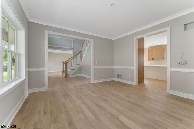 4 Spring Ct, Lopatcong Twp., NJ 08865