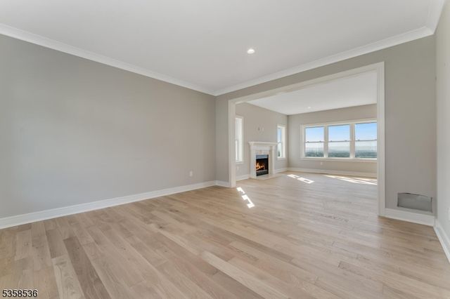 4 Spring Ct, Lopatcong Twp., NJ 08865