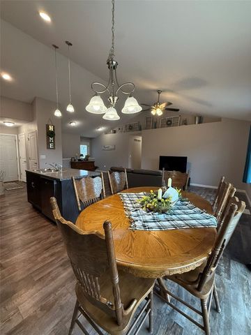 107 Blue Jay, Vinton, IA 52349