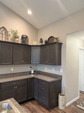 107 Blue Jay, Vinton, IA 52349