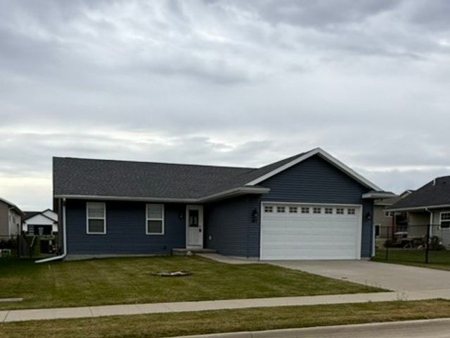 107 Blue Jay, Vinton, IA 52349