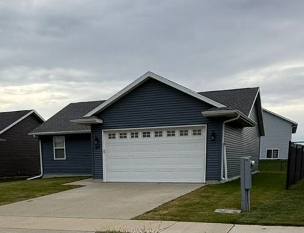 107 Blue Jay, Vinton, IA 52349