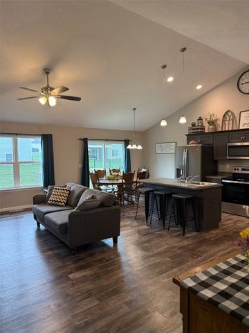 107 Blue Jay, Vinton, IA 52349