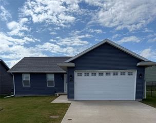 107 Blue Jay, Vinton, IA 52349