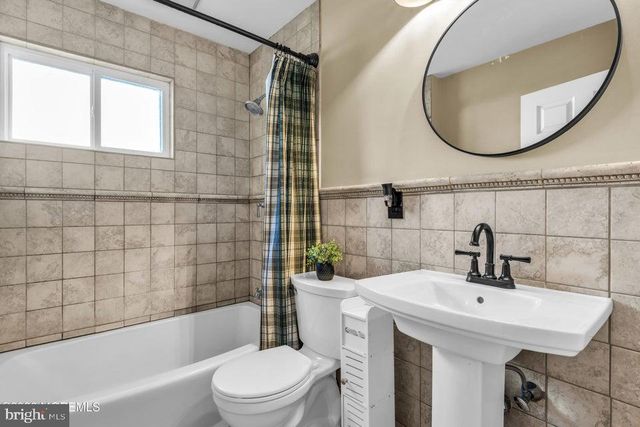 10 COBBLESTONE COURT, Howell, NJ 07731