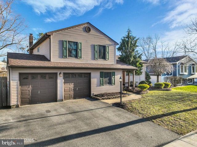 10 COBBLESTONE COURT, Howell, NJ 07731