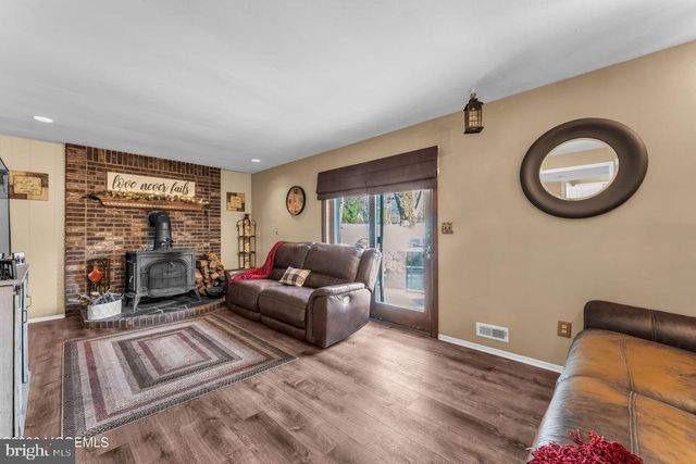 10 COBBLESTONE COURT, Howell, NJ 07731