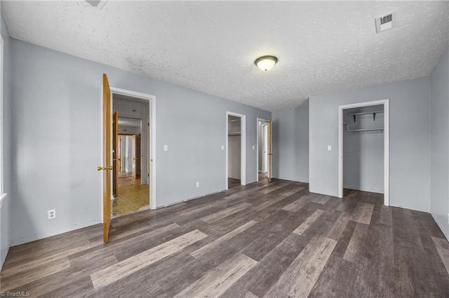 1024 Hunter Road, Lexington, NC 27295