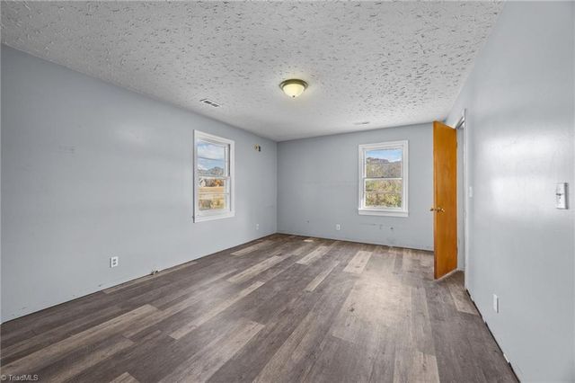 1024 Hunter Road, Lexington, NC 27295